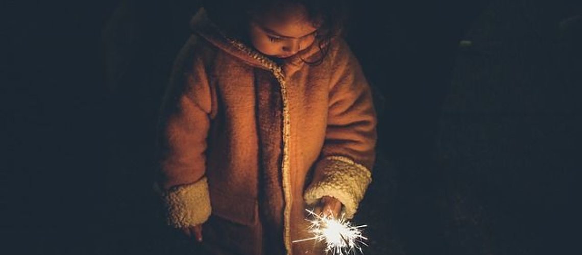 sparkler-1149446_640